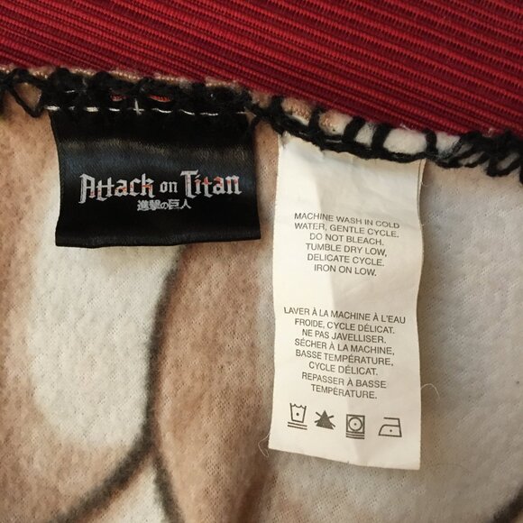 Attack on Titan Anime Chibi Fleece Throw Blanket / 60" x 50" - Picture 9 of 12